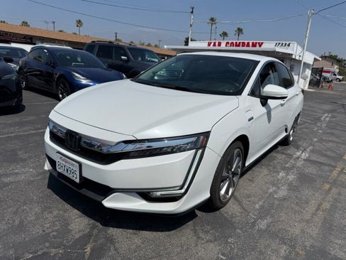 Used 2018 Honda Clarity Touring image 1