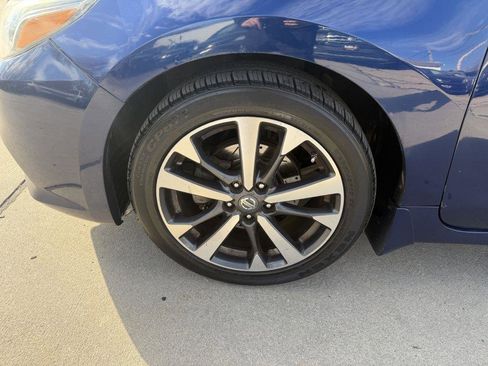 Used 2017 Nissan Altima 2.5 SR image 17