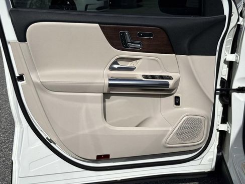 Used 2021 Mercedes-Benz GLA 250 4MATIC image 21