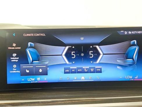 Used 2024 BMW X5 sDrive40i w/ Premium Package RWD image 68