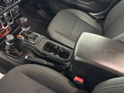 Certified 2025 Jeep Wrangler Unlimited Sport AWD/4WD image 23