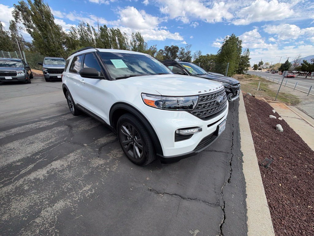 Used 2021 Ford Explorer XLT w/ Equipment Group 202A RWD image 1