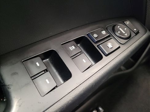 Used 2019 Hyundai Elantra SE w/ Cargo Package FWD image 27