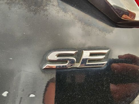 Used 2015 Toyota Camry SE FWD image 21