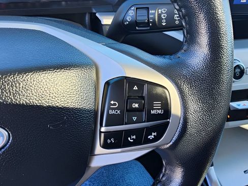 Used 2024 Ford Explorer XLT w/ Equipment Group 202A AWD/4WD image 17