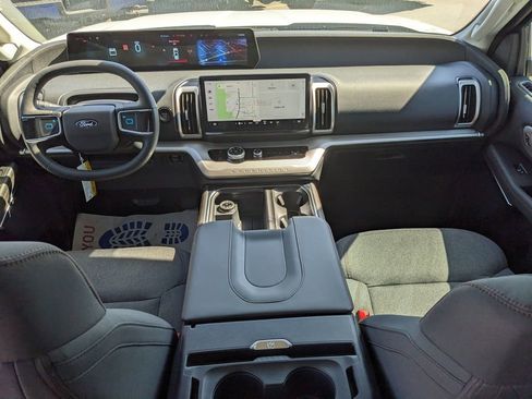 New 2025 Ford Expedition Max Active image 12