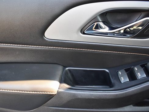 Used 2019 Chevrolet Traverse LS image 10