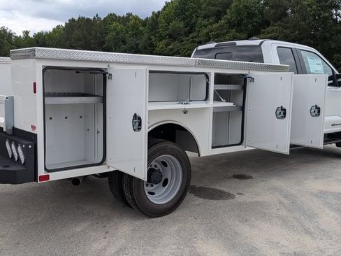 New 2026 Ford F550 4x4 Supercab Super Duty image 28