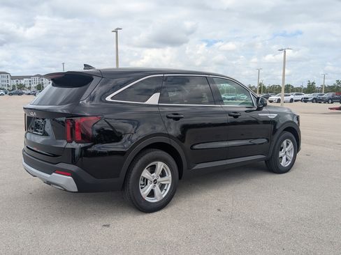 New 2026 Kia Sorento LX FWD image 5
