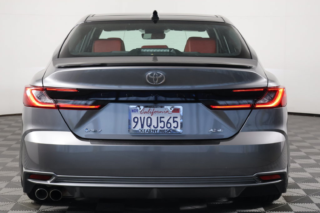 Used 2025 Toyota Camry XSE FWD image 5