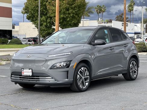 Used 2023 Hyundai Kona SE w/ Cargo Package image 6
