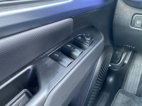 Used 2025 Chevrolet Equinox EV LT w/ Convenience Package image 35