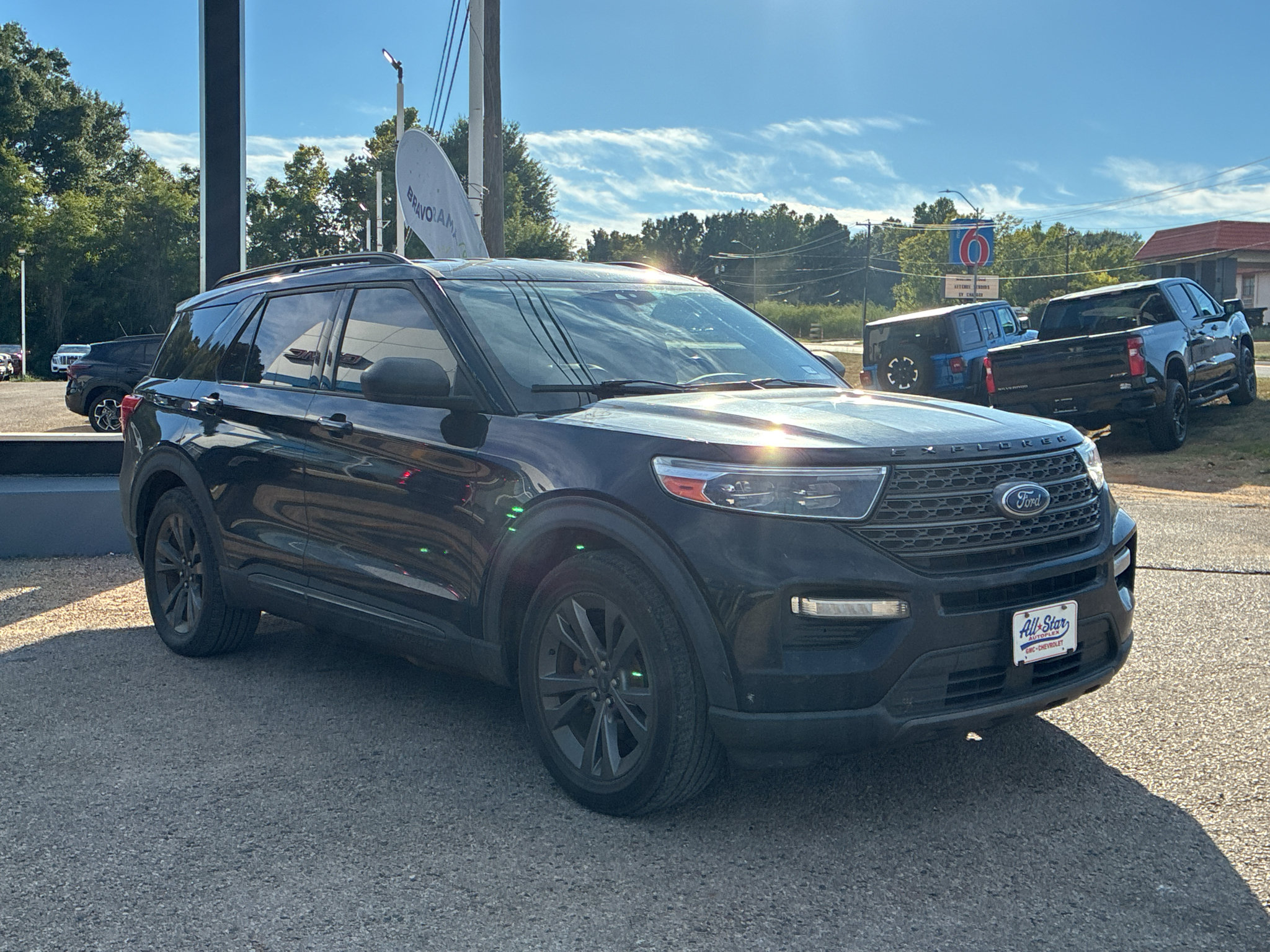Used 2021 Ford Explorer XLT w/ Equipment Group 202A RWD image 22