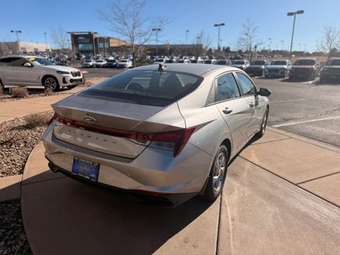Used 2023 Hyundai Elantra SE w/ Winter Weather Package image 7