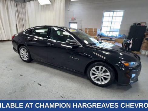 Used 2017 Chevrolet Malibu LT FWD image 2