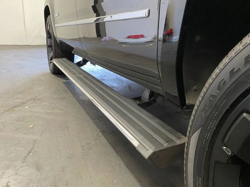 Used 2017 GMC Yukon XL Denali w/ Open Road Package image 10