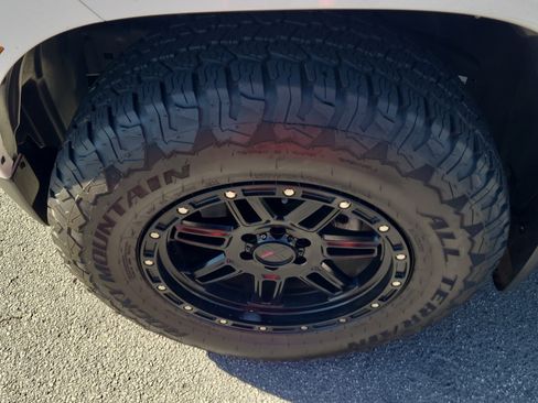 Used 2023 Nissan Frontier S image 10