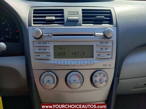 Used 2010 Toyota Camry LE image 29