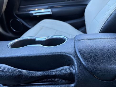 Used 2022 Ford Mustang Premium image 2