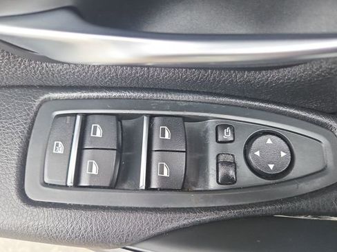 Used 2018 BMW 330e image 17