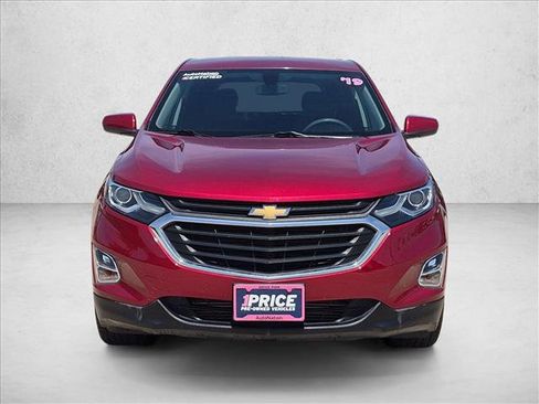 Used 2019 Chevrolet Equinox LT FWD image 2