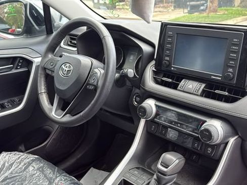 Used 2022 Toyota RAV4 XLE Premium FWD image 11