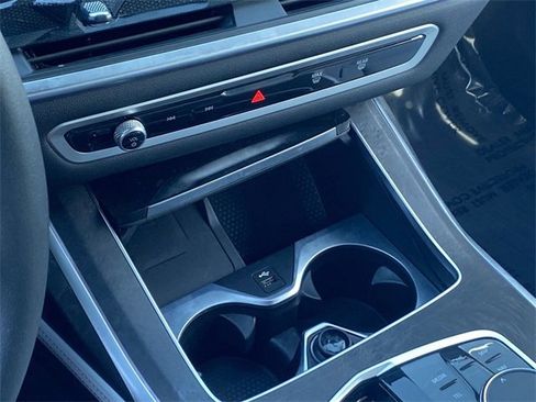 Certified 2025 BMW X7 xDrive40i w/ Premium Package image 33