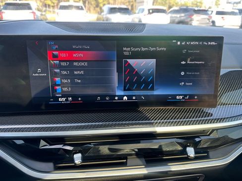 Used 2024 BMW X7 M60i image 20