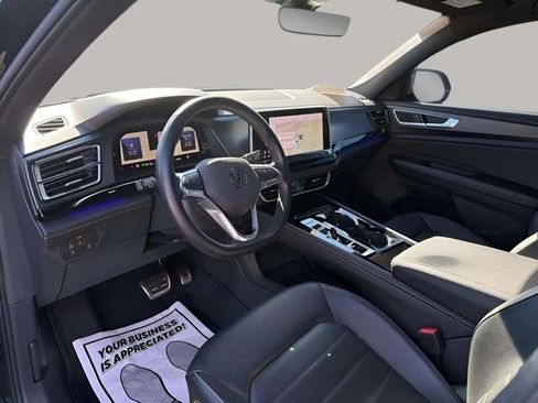 Used 2024 Volkswagen Atlas Cross Sport SEL R-Line image 4