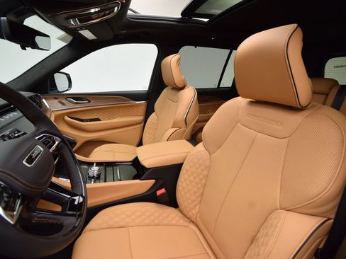New 2026 Jeep Grand Cherokee Summit AWD/4WD image 37