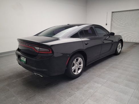 Used 2019 Dodge Charger SXT RWD image 9