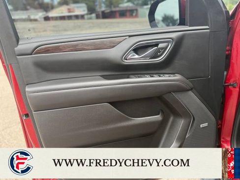 Used 2021 Chevrolet Tahoe Z71 w/ Z71 Signature Package AWD/4WD image 23