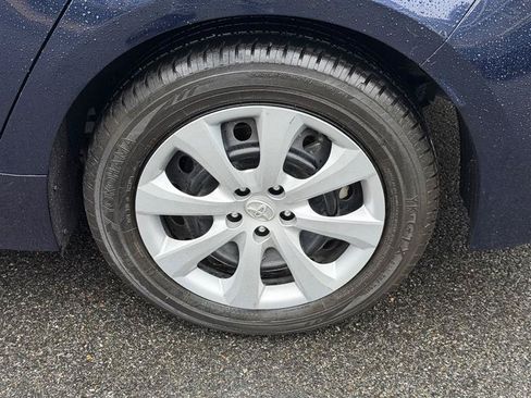 Used 2021 Toyota Corolla LE FWD image 18
