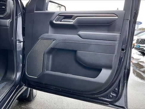 Used 2025 GMC Sierra 1500 SLT image 11