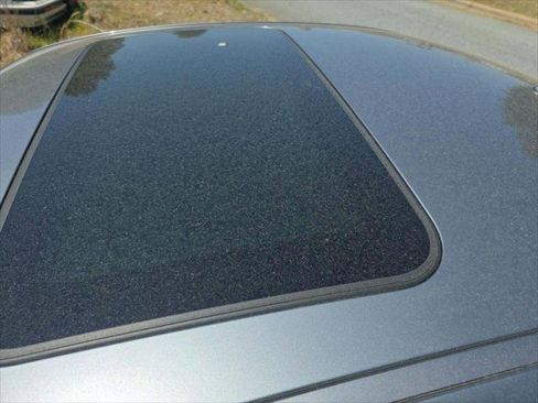 Used 2011 BMW 135i Coupe RWD image 12