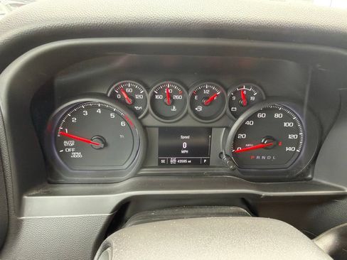 Used 2023 Chevrolet Silverado 1500 Custom AWD/4WD image 9