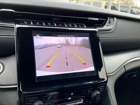 Used 2023 Jeep Grand Cherokee Altitude image 26