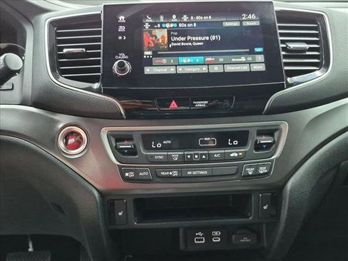 Used 2025 Honda Passport EX-L image 14