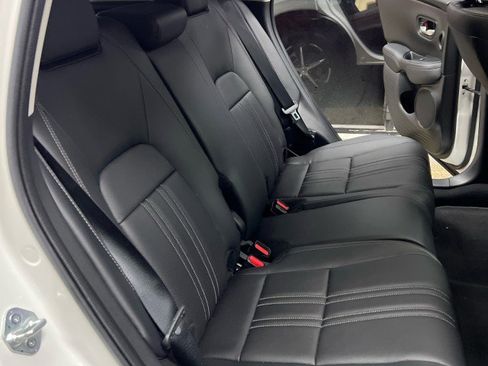 Used 2024 Honda HR-V EX-L image 13