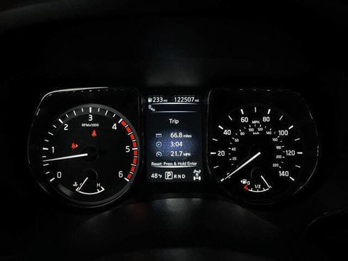 Used 2017 Nissan Titan Platinum Reserve AWD/4WD image 23