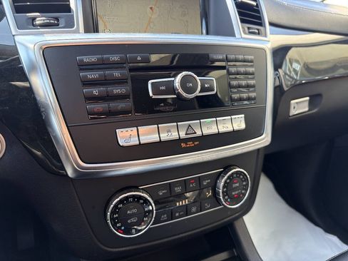 Used 2016 Mercedes-Benz GL 450 4MATIC image 36
