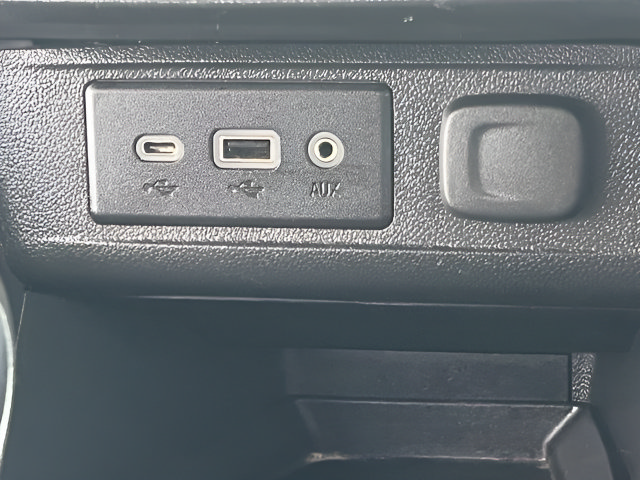 Used 2022 Buick Encore GX Select FWD image 29