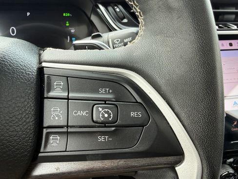 Used 2022 Jeep Grand Cherokee Limited 4xe image 12