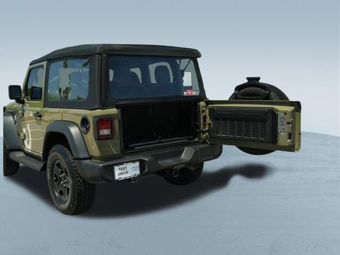 Used 2025 Jeep Wrangler Sport AWD/4WD image 15