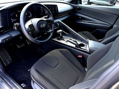 Used 2025 Hyundai Elantra Sport FWD image 16