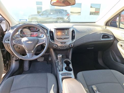 Used 2017 Chevrolet Cruze LT w/ Convenience Package image 19
