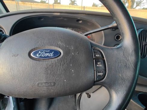 Used 2007 Ford E-350 and Econoline 350 XLT image 18