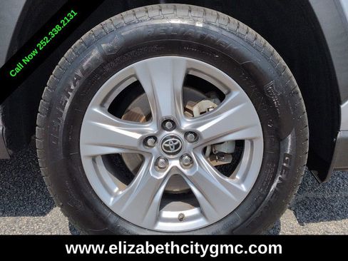 Used 2022 Toyota RAV4 XLE w/ Convenience Package AWD/4WD image 13