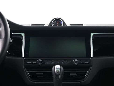 Used 2021 Porsche Macan S image 11