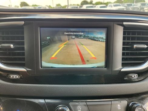 Used 2023 Chrysler Voyager LX FWD image 19